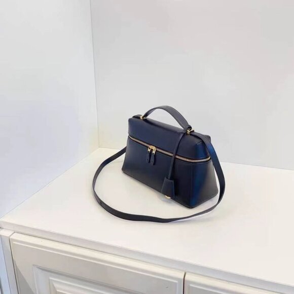 ‌Loro Piana Black Leather Shoulder Tote Bag - Picture 3 of 7